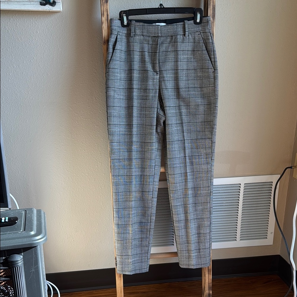 WOMEN’s PLAID PANTS
